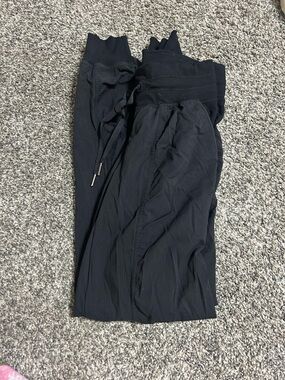 lululemon athletica Black Cropped Ankle Pants